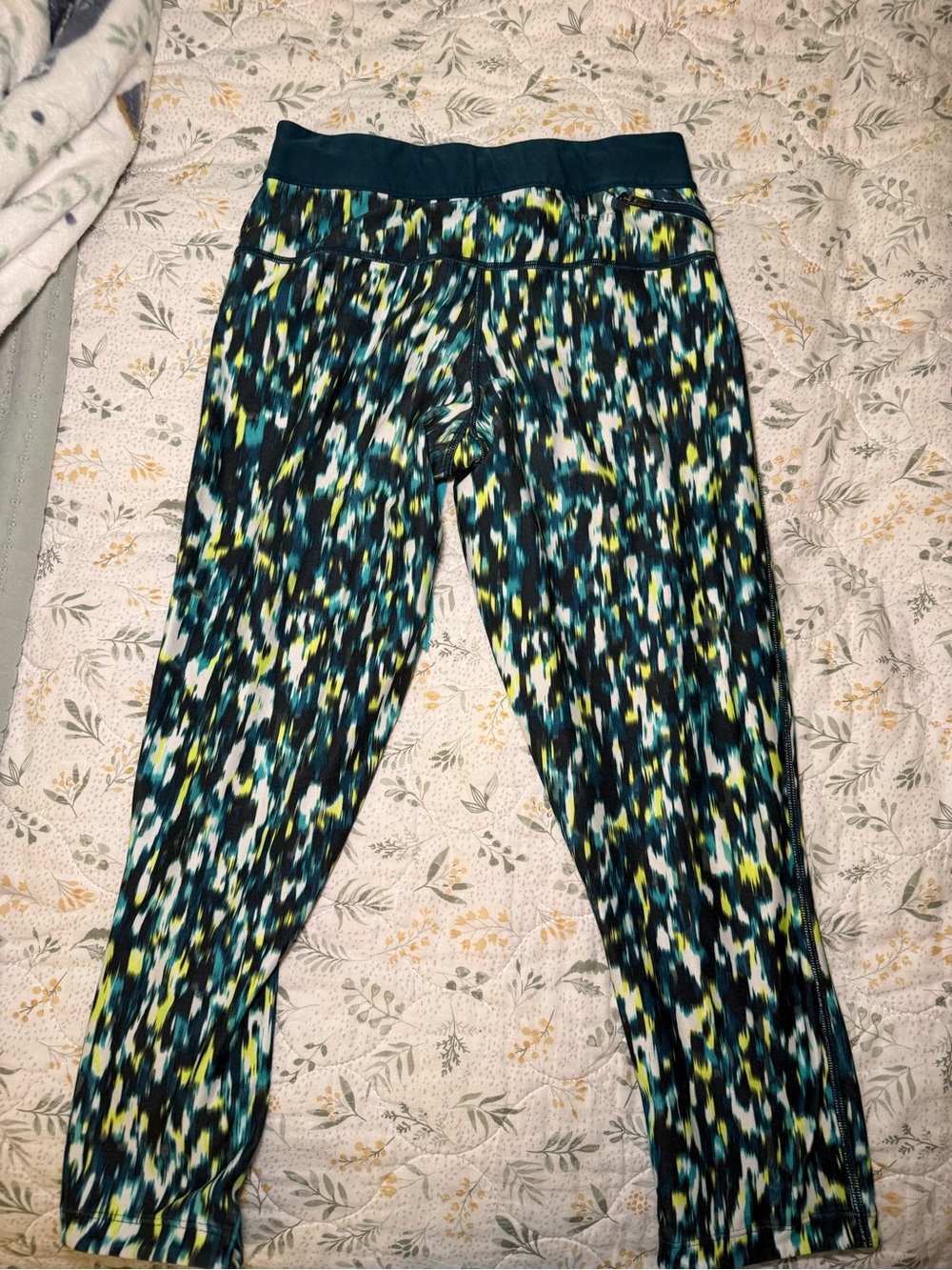 Nike Athletic Capri Leggings - Teal/Yellow/Black